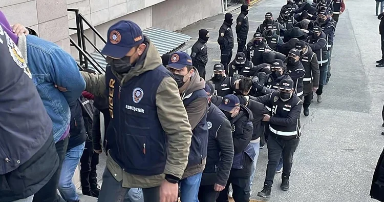 Yasa dışı bahis gelirini aklıyorlardı: Suç örgütü üyelerine 17 yıla kadar hapis istemi