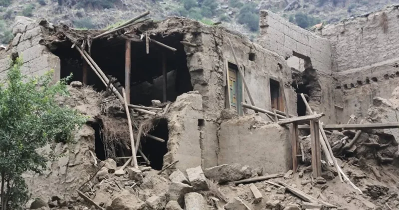 Afganistan sallandı: Kabil’in kuzeyinde 5,8’lik deprem