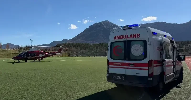 Konya da cuma namazında kalp krizi geçiren kişi hava ambulansıyla hastaneye kaldırıldı Konya Haberleri