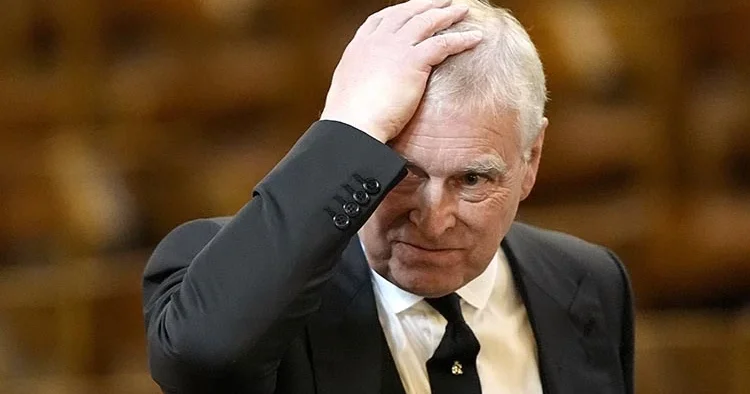 Kraliyet ailesinde deprem! 400 yıldır görülen en büyük kriz: Diana dan beri böylesi görülmedi