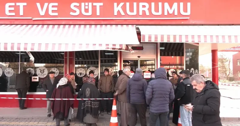 Ankara ayazında saatlerce ucuz et bekleyen emekli içini döktü