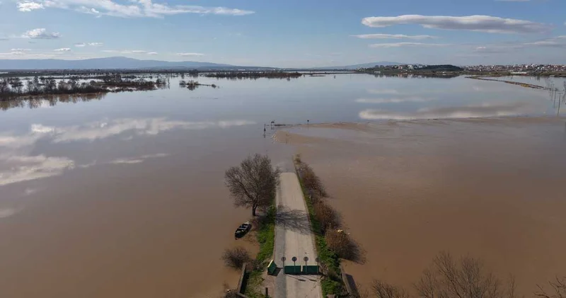 Beş bin dönüm tarım arazisi su altında kaldı