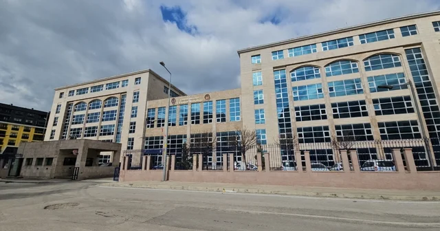 Edirne Belediyesi İmar Müdürü ve meclis üyesinin de aralarında bulundu 11 kişi gözaltında Ruhsat operasyonun da 11 kişi gözaltında Edirne Haberleri