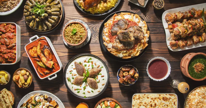 Bugün iftarda ne var? Klasik lezzetlerden vazgeçmeyenlere fırında tavuktan sütlaca iftar menüsü önerisi!