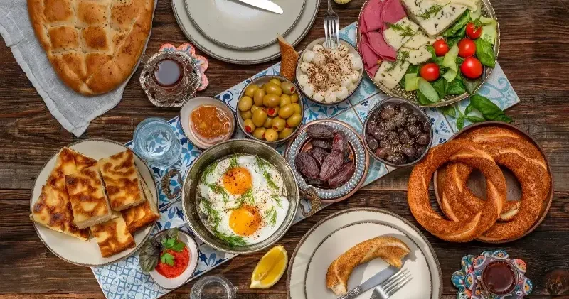 İftardan sonra şimdi de lüks sahur gündemde: Kişi başı 6 bin 200 liraya kadar çıkıyor Aktüel Haberleri