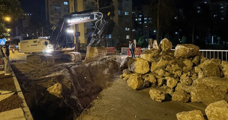 Mersin de dere üstündeki köprünün bir kısmı çöktü