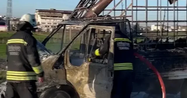 Tekirdağ’da seyir halindeki kamyonet alev alev yandı VİDEO İZLE