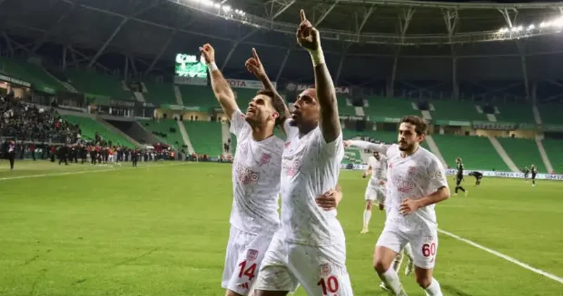 Düşme hattında umutlar azalıyor! Sahasında son dakikalarda yıkıldılar