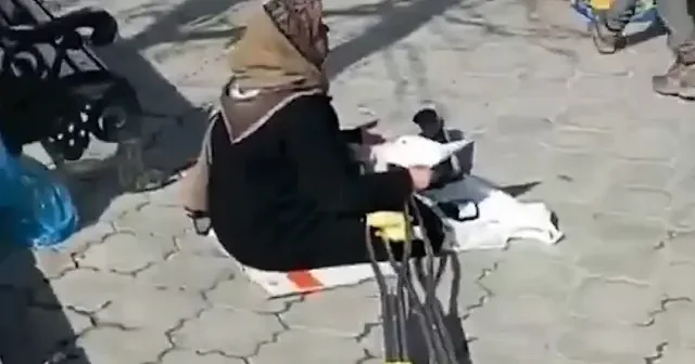 Şanlıurfa’da POS cihazıyla dilencilik yaptı: O anları kayda alırken şaşkınlığını gizleyemedi VİDEO İZLE