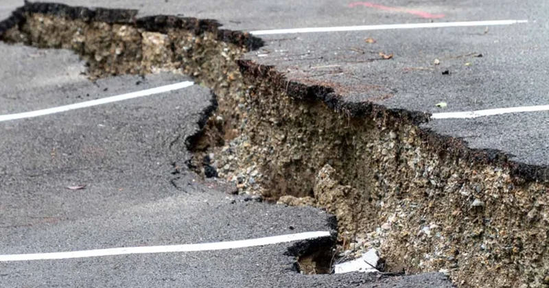 4 şehrin zemini santim santim çöküyor: Dev yarıklar kapıda Sözcü Gazetesi