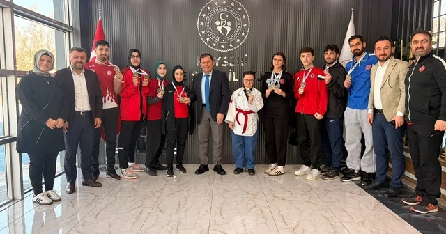 Kayserili İşitme Engelliler Taekwondo Sporcularından tarihi başarı Kayseri Haberleri