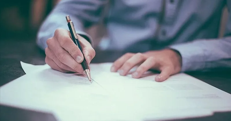 Milyonlarca çalışan bu detayı bilmiyor: İstifa ederken tek bir imza ile borçlu çıkabilirsiniz Sözcü Gazetesi