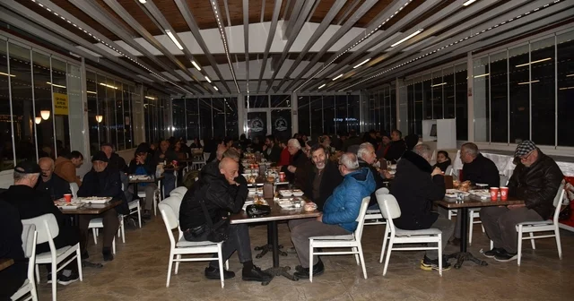 Atakum Belediyesi Şehit Ömer Halisdemir Parkı nda ücretsiz iftar hizmeti Samsun Haberleri