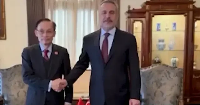 Dışişleri Bakanı Fidan Vietnamlı mevkidaşı ile bir araya geldi VİDEO İZLE