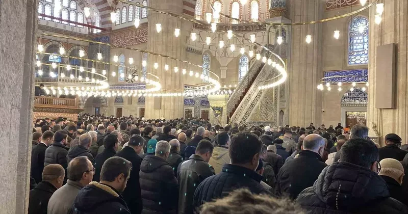 4 yıl aradan sonra Selimiye Camii’nde ilk cuma