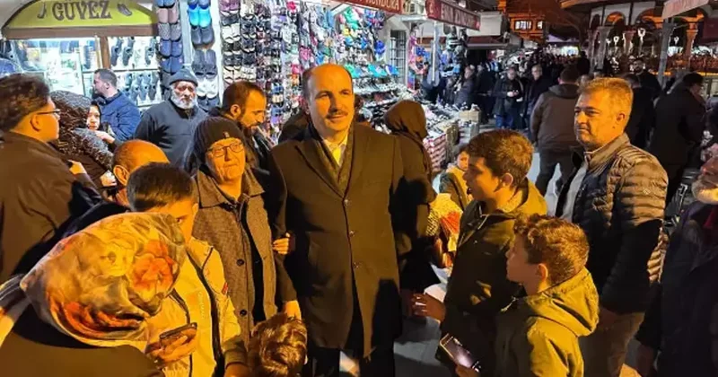 Başkan Altay Ramazanın son teravih namazı sonrası esnafla ve vatandaşla buluştu