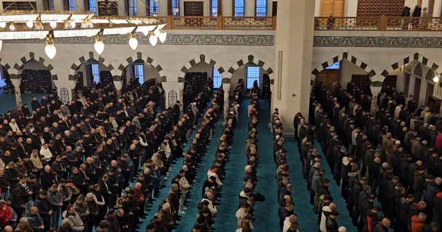 Zonguldak Uzun Mehmet Camii nde Ramazan Bayramı coşkusu Zonguldak Haberleri