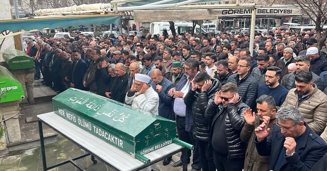 3 aracın karıştığı kazada ölen baba ve 2 oğlu toprağa verildi Nevşehir Haberleri