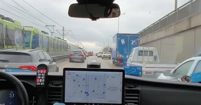 Fermuar sistemiyle ambulansa hayat koridoru açtılar Bursa Haberleri