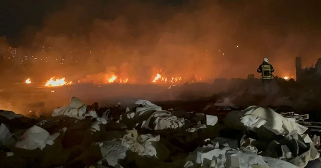 Evin bahçesindeki sünger ve paletler alev alev yandı Kayseri Haberleri