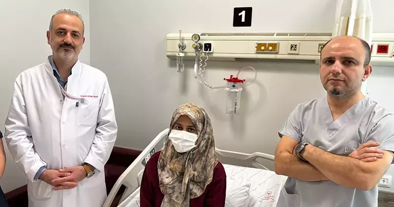 Tatile geldiği Antalya da kanser olduğunu öğrendi; öğrencilerine kavuşacağı günü iple çekiyor