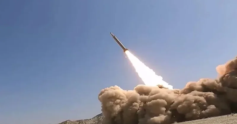 İran hava savunma sistemlerini yanıltan balistik füzeyi ilk kez ateşledi Sözcü Gazetesi