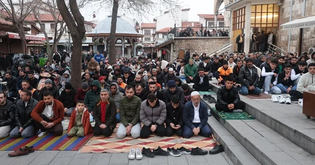 Konya da Bayram Namazında camiler doldu Konya Haberleri