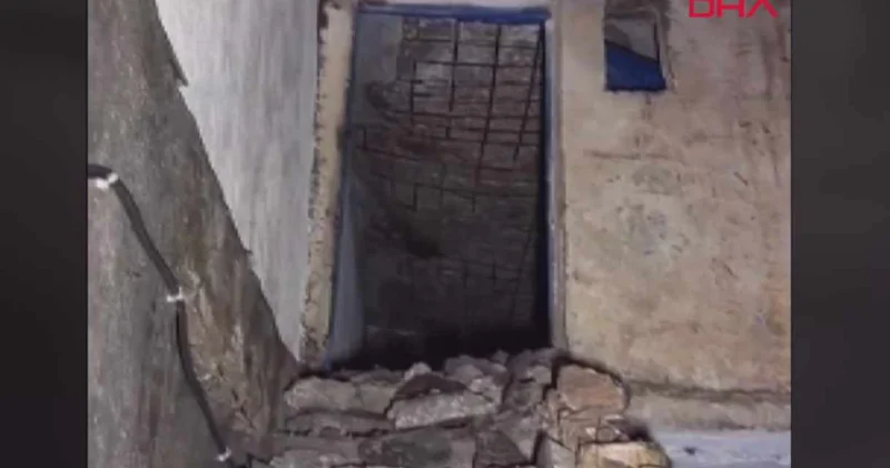 Mardin de sağanak sonrası ev çöktü: Anne ve oğlu ölümden döndü