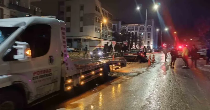 Otomobil alt yapı çukuruna düştü: 1 yaralı