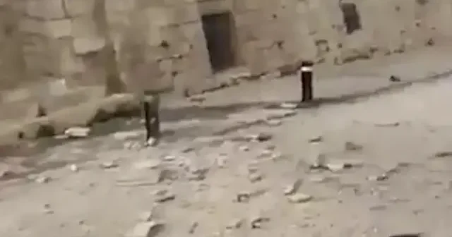 İran füzesi Kudüs te Ağlama Duvarı nın yanına düştü VİDEO İZLE