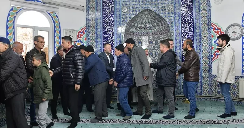 Ezine’de namaz sonrası bayramlaşma