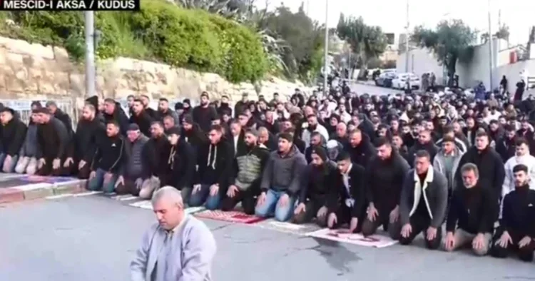 59 yıl sonra bir ilk! Mescid i Aksa da buruk bayram