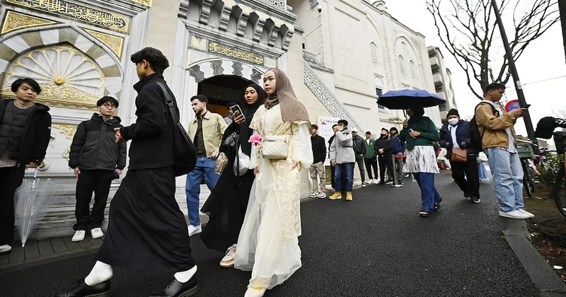 Japonya da bayram yoğunluğu: Uzun kuyruklar oluştu Sözcü Gazetesi