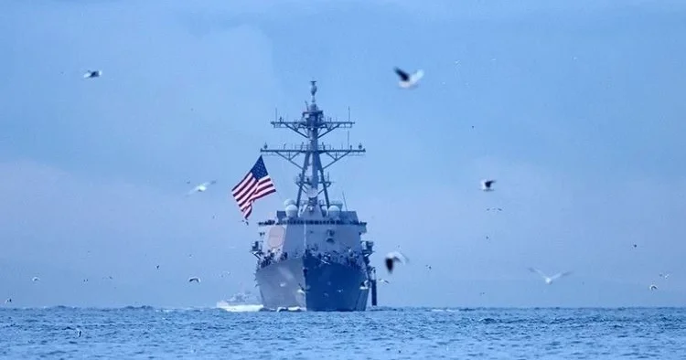 ABD den gerginliği arttıracak hamle: 3 savaş gemisi ve yaklaşık 2 bin 500 deniz piyadesi gönderiyor