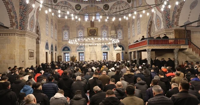 Amasya da Sultan II. Bayezid Camii nde bayram namazı kılındı Amasya Haberleri