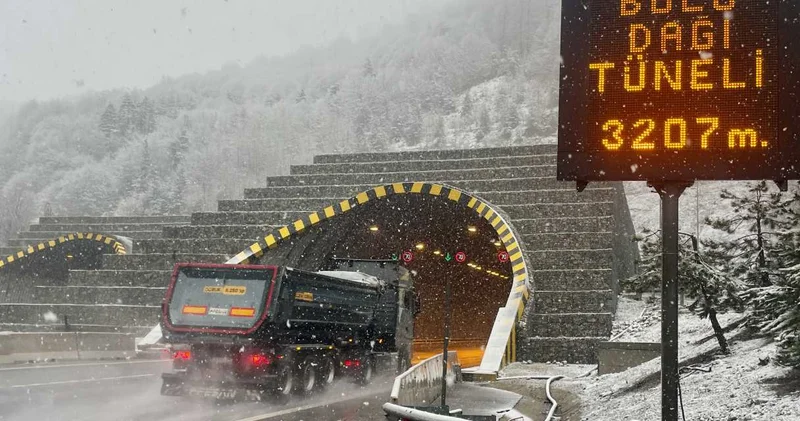 Bolu Dağı’nda kar alarmı: Gece başladı ortalık beyaza büründü