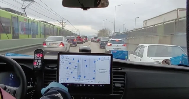 Bursa da hayat koridoru açıldı Sürücülerden alkışlanacak hareket Bursa Haberleri