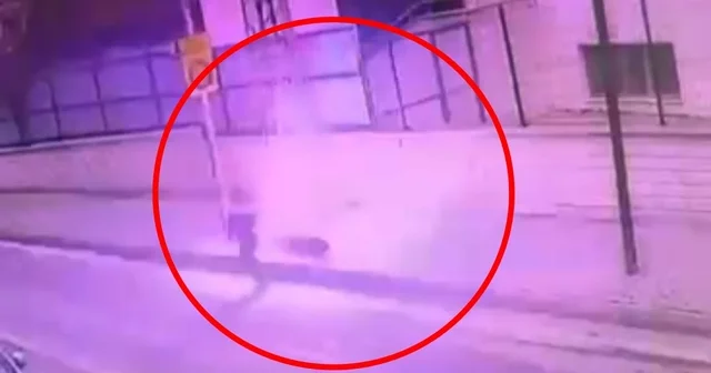 Elektrik direğinden kopan kabloya temas edince akıma kapıldı; olay anı kamerada Batman Haberleri