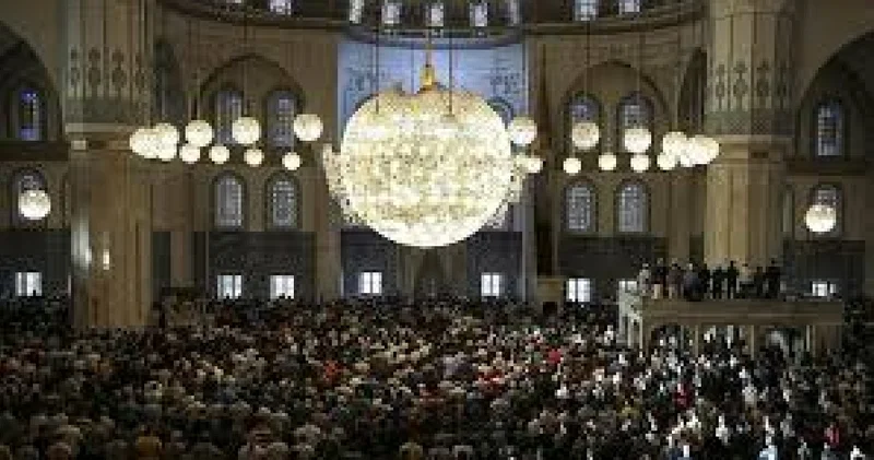 Bayram namazına gitmemek günah mıdır? Diyanet açıklaması ile Ramazan bayram namazına gitmemek caiz midir?