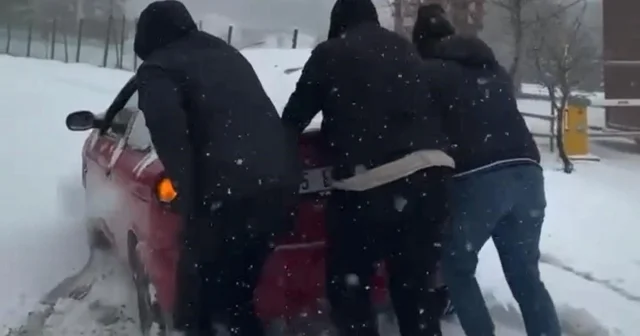 İzmir in yüksek kesimlerine bayramda kar yağdı İzmir Haberleri