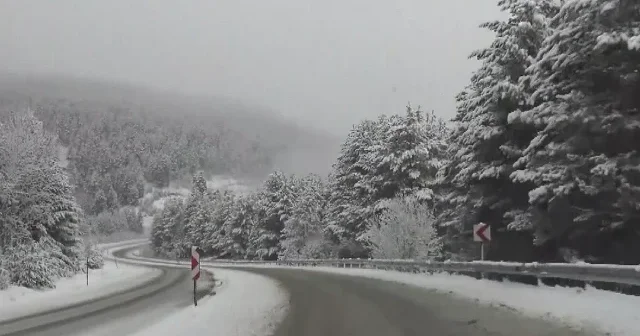 Kars ta nisan ayının sonlarında kar yağışı VİDEO İZLE