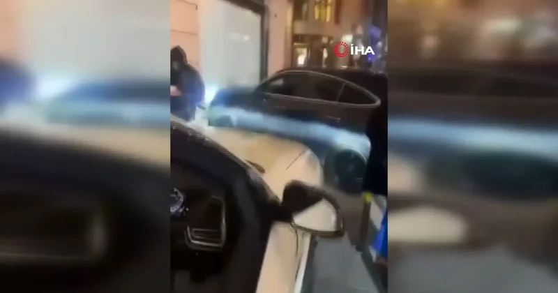 Lüks otomobil yayaların arasına daldı: Sosyal medya ünlüsü ağır yaralandı