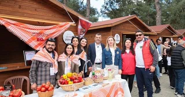 Denizli de kültür ve gastronomi rüzgarı esti Denizli nin lezzet ve kültür mirası Çamlık ta görücüye çıktı Denizli Haberleri