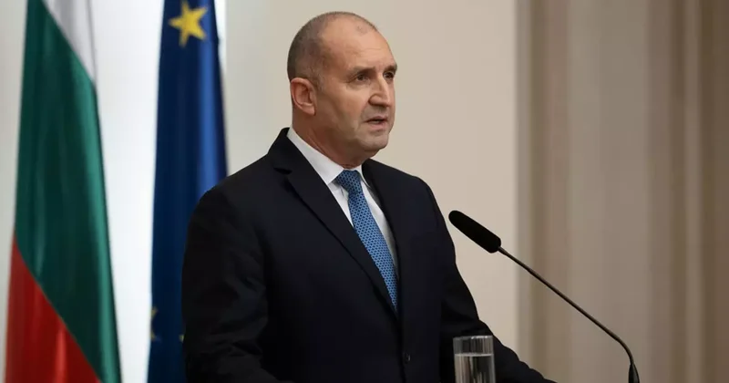 Bulgaristan da eski Cumhurbaşkanı Radev, genel seçimi büyük farkla birinci tamamladı