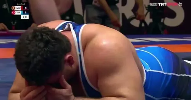 Belaruslu yenilgiyi hazmedemedi: Tokat attı... Rıza Kayaalp finalde!