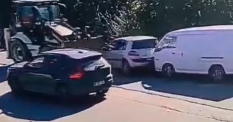 İstanbul da korkunç kaza: Kontrolden çıkan kepçe araçları biçti