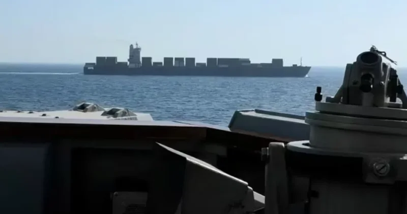 İran ABD savaş gemilerini İHA’larla vurdu