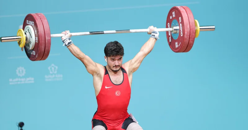 Milli halterci Muhammed Furkan Özbek, Avrupa rekoruyla şampiyon!