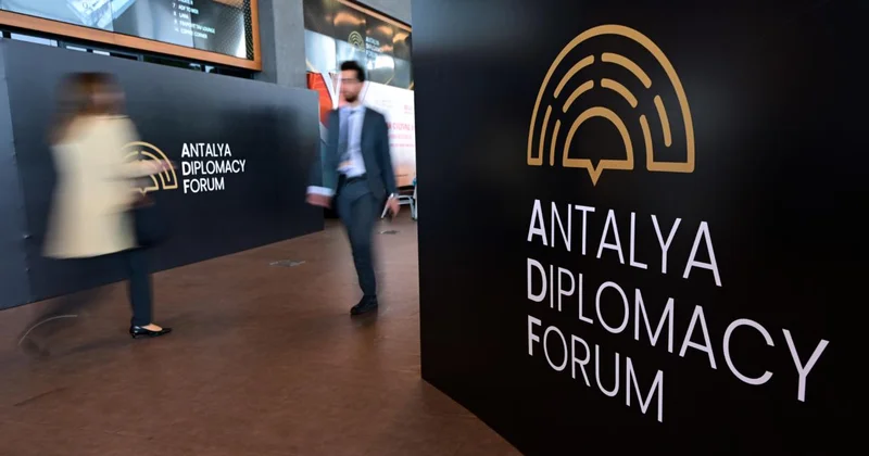 Gençler diplomasi deneyimi kazandıkları ADF den mutlu ayrıldı