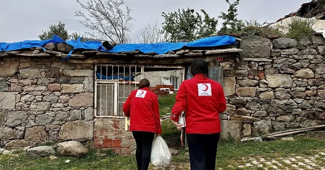 Türk Kızılay Manisa, 3 mahallede gıda kolisi dağıttı Manisa Haberleri